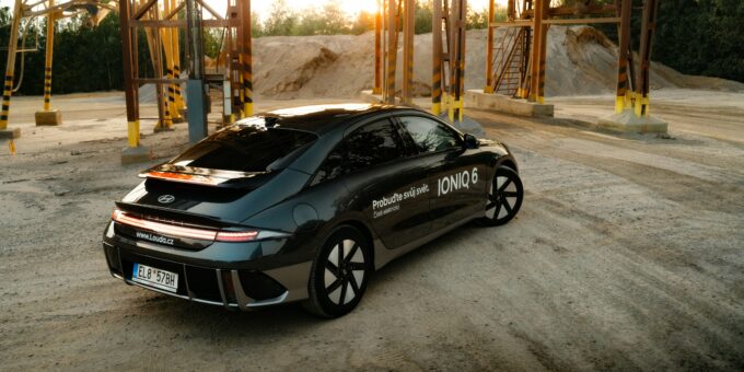 BMW's Ambitious Plan: Hydrogen-Powered Production Cars by 2028