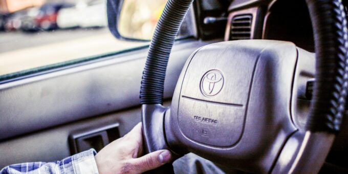 Exploring the 2025 Toyota RAV4: Insights from a Salesperson's Interior Test and Global Reactions