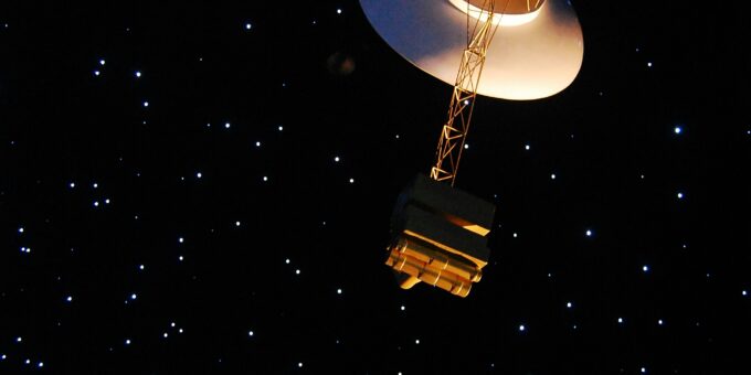 The 47-Year-Old Marvel: How Engineers are Keeping a 1970s Spacecraft Alive in Interstellar Space