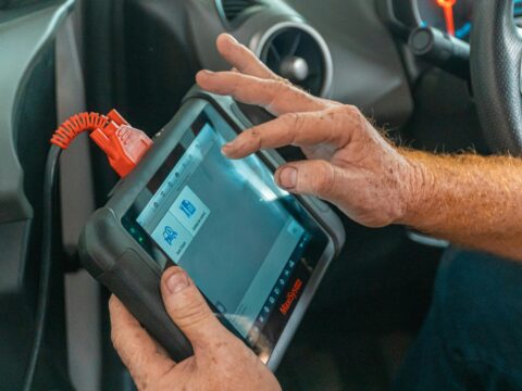 how to diagnose common car problems without a mechanic